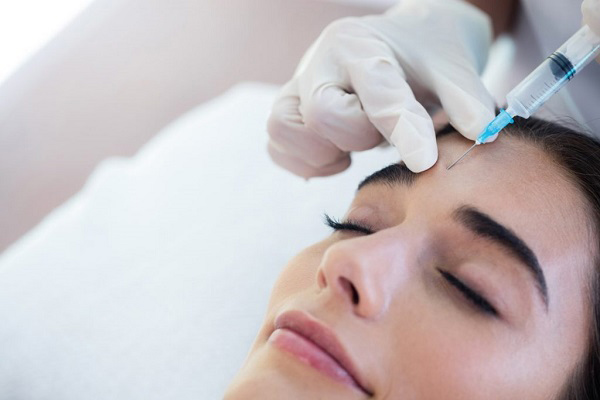 Dịch vụ tiêm botox xóa rãnh cau mày tại Hải Phòng