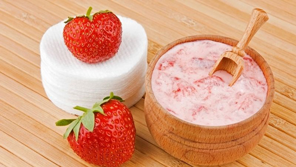 Cách trị tàn nhang bằng dâu tây