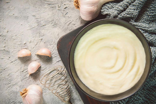 Mẹo trị tàn nhang bằng tỏi