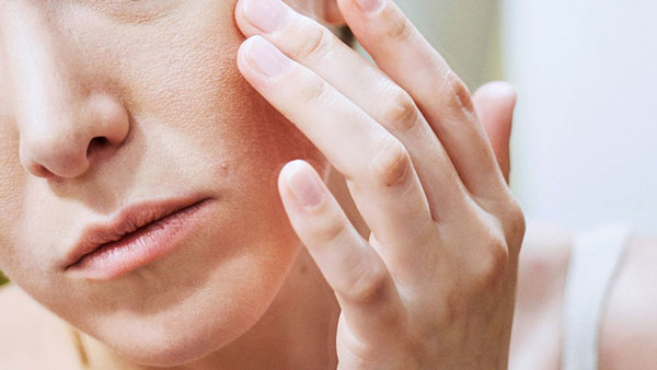 Nguyên nhân vào mùa hè da dễ nổi mụn