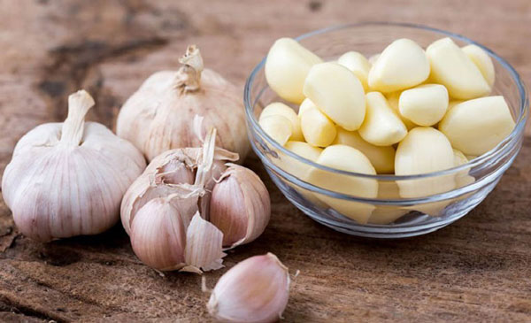Phương pháp trị mụn bằng tỏi