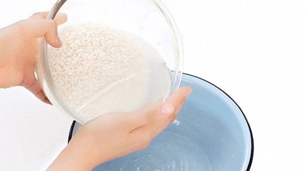 Trị mụn bằng nước vo gạo