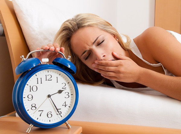 Cách hạn chế mụn với những người hay thức khuya