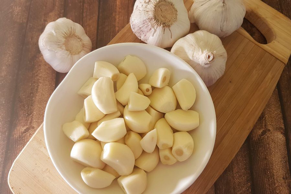 Cách trị nám bằng tỏi